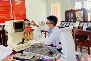 Khám mắt chuyên sâu